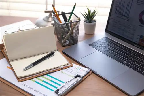 初二政治法律是什么书目