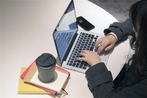 土地到期收回依据什么法律